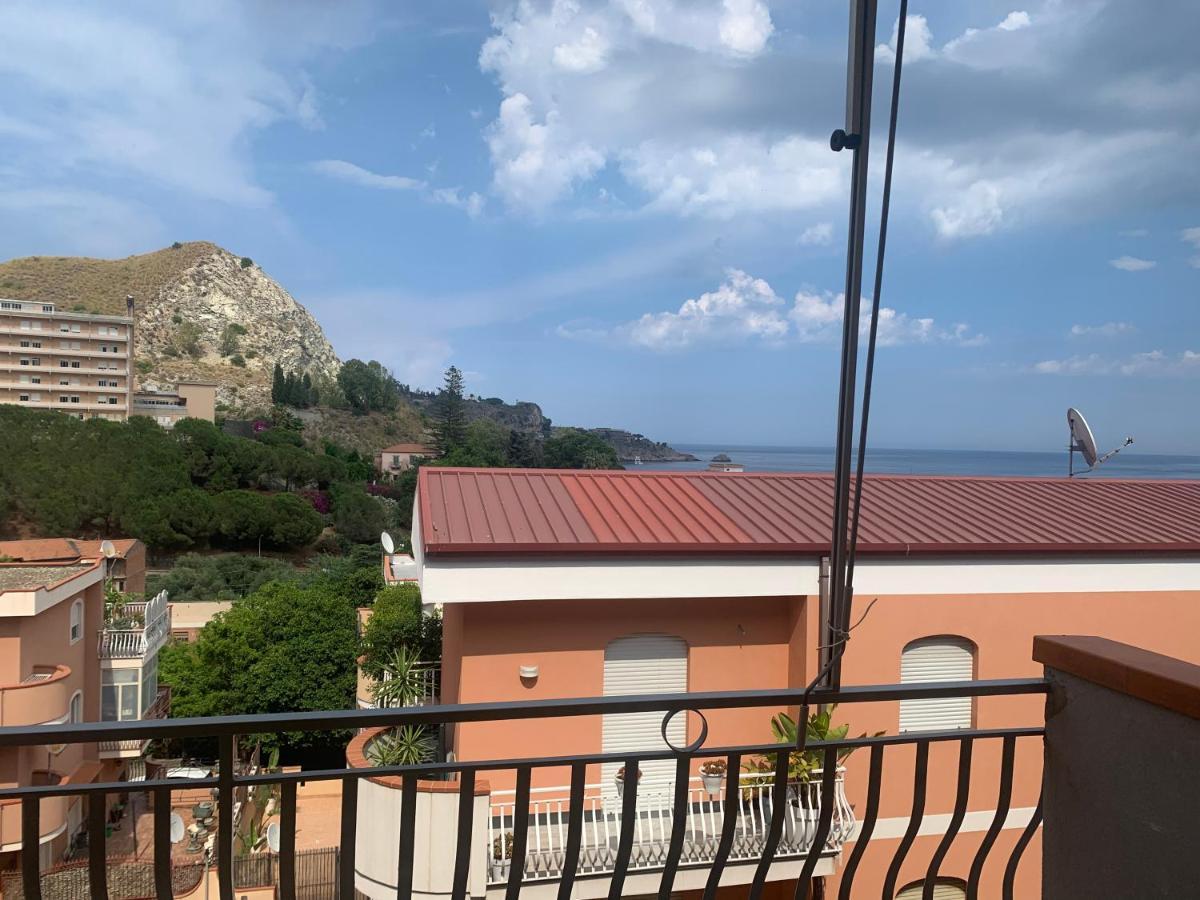 Residence La Fenice Ff Джардіні-Наксос Екстер'єр фото