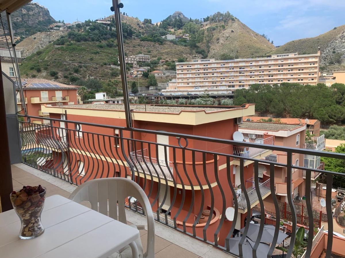 Residence La Fenice Ff Джардіні-Наксос Екстер'єр фото